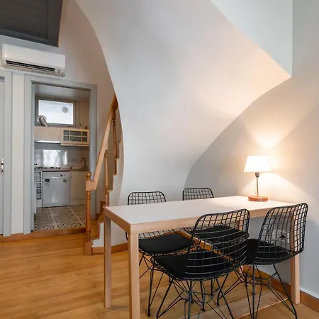 Beautifully Renovated House W 3 B-rooms @ Cihangir * Estambul