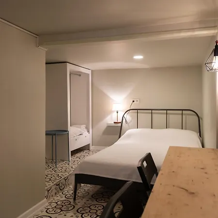 Apartamento Beautifully Renovated House W 3 B-rooms @ Cihangir