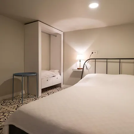 Beautifully Renovated House W 3 B-rooms @ Cihangir Apartamento Estambul