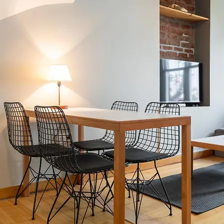 Beautifully Renovated House W 3 B-rooms @ Cihangir Apartamento