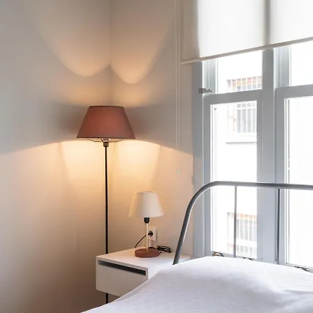 Beautifully Renovated House W 3 B-rooms @ Cihangir 아파트