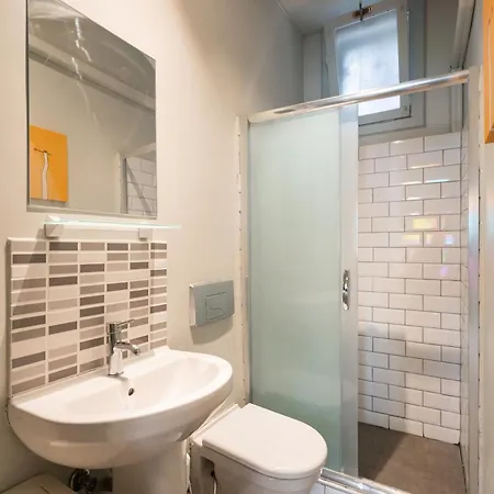 Beautifully Renovated House W 3 B-rooms @ Cihangir *