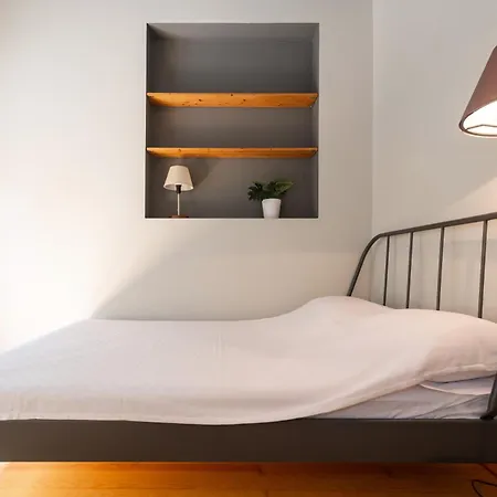 Beautifully Renovated House W 3 B-rooms @ Cihangir 아파트 이스탄불