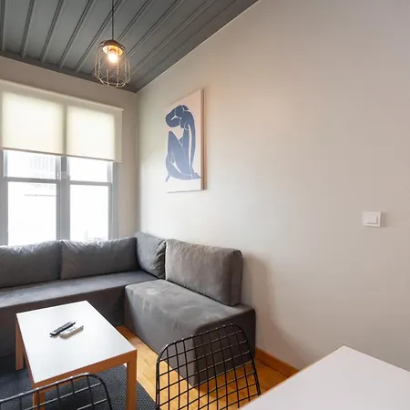 Beautifully Renovated House W 3 B-rooms @ Cihangir 아파트 이스탄불