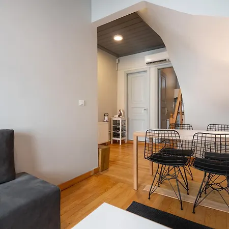 Beautifully Renovated House W 3 B-rooms @ Cihangir 아파트
